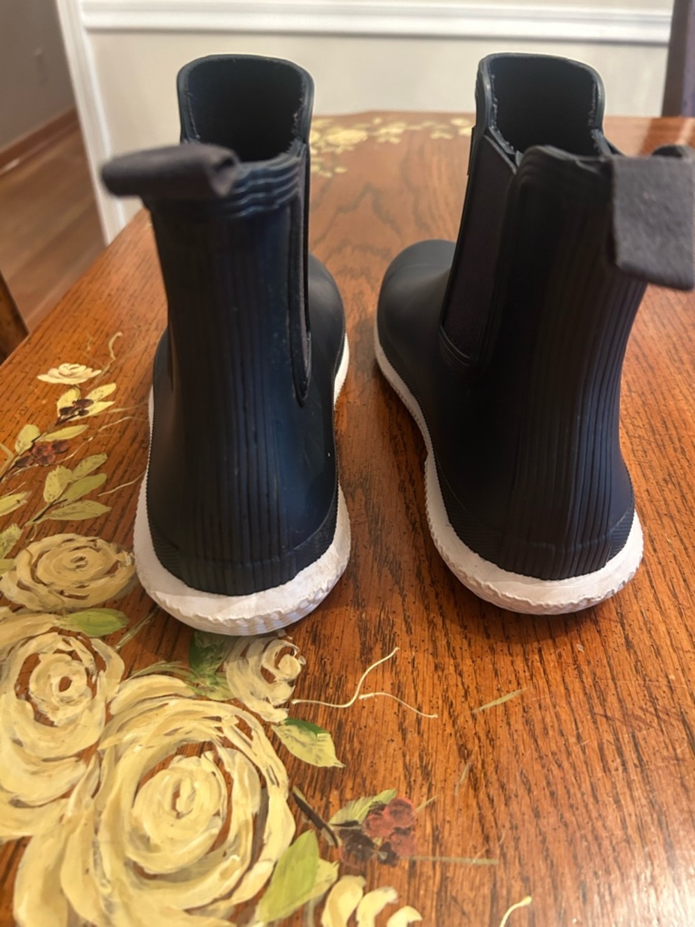 Hunter Navy Chelsea Rain Boots with White Soles - Picture 7 of 9